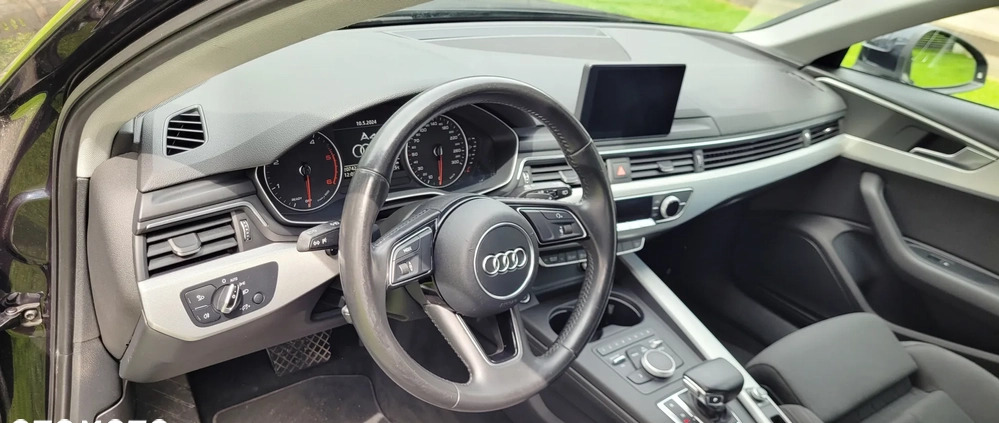 Audi A4 cena 65000 przebieg: 207000, rok produkcji 2016 z Gorlice małe 326